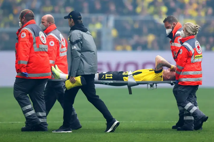 مدرب دورتموند يلمح إلى إمكانية لحاق رويس بالمونديال