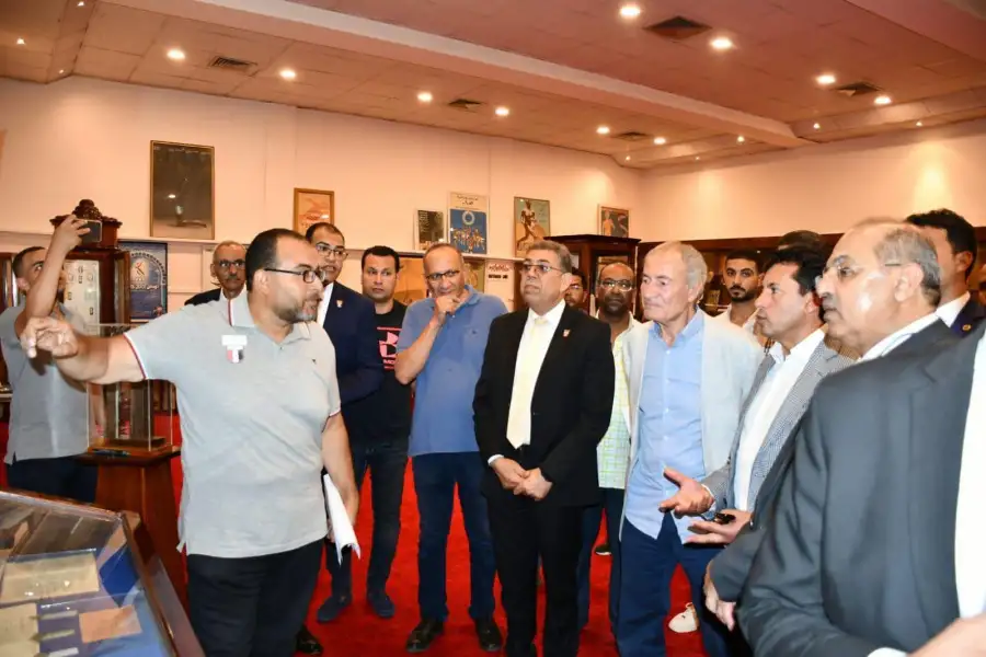 وزير الرياضة يتفقد مقر اللجنة الأولمبية المصرية تمهيدا لإستقبال توماس باخ