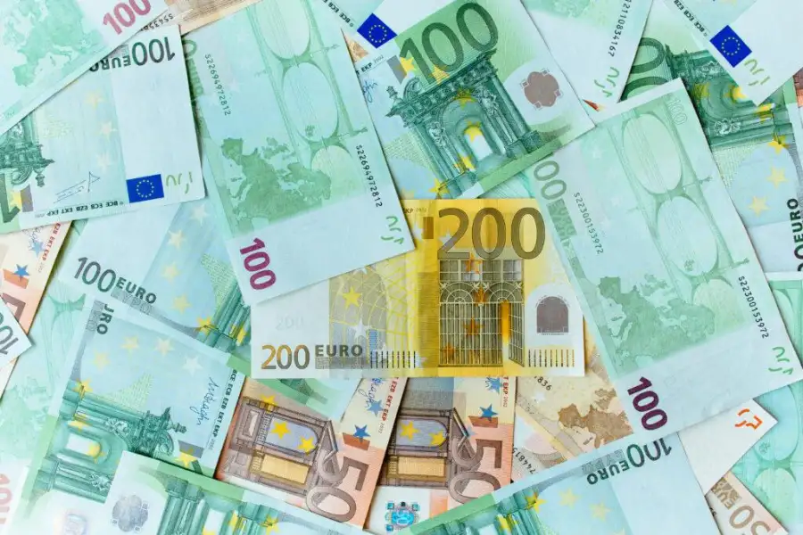سعر اليورو اليوم الأحد 25-9-2022 في بداية التعاملات البنكية مقابل الجنيه