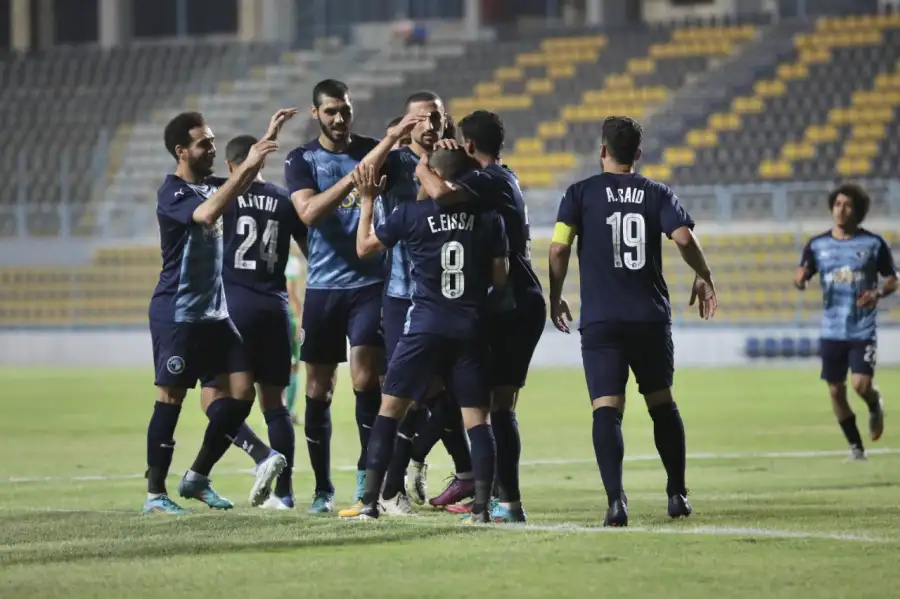 تدريبات بدنية قوية للاعبي بيراميدز واستمرار تأهيل إبراهيم عادل ولاكاي