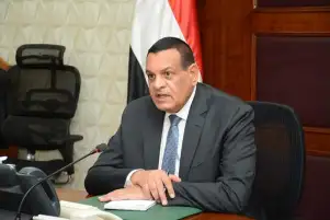 وزير التنمية المحلية يوجه المحافظات بتطبيق المواعيد الشتوية لفتح المحال والمطاعم