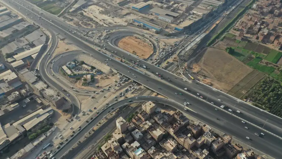 النقل: جاري الانتهاء من تقاطع الطريق الدائري مع الإسكندرية الزراعي