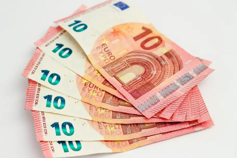 سعر اليورو اليوم الأربعاء في بداية تعاملات البنوك المصرية مقابل الجنيه