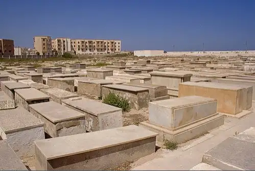 الإسكان: فتح باب حجز 300 قطعة أرض مقابر مسلمين بنظام اللحد في سوهاج الجديدة