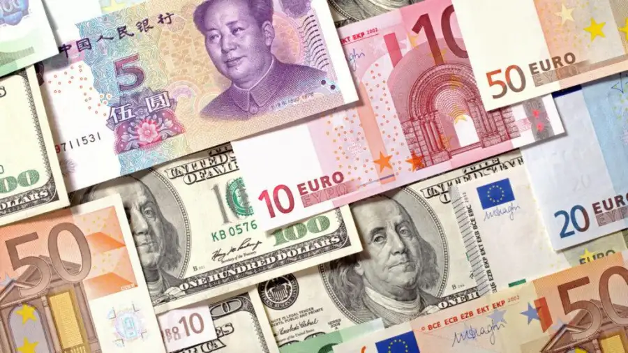 أسعار العملات اليوم 12-10-2022 في بداية تعاملات الأربعاء البنكية