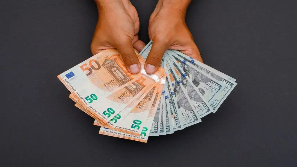 أسعار العملات اليوم 20-10-2022 في بداية التعاملات البنكية