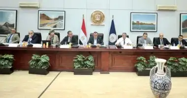 وزير السياحة يترأس الاجتماع الثاني للجنة الدائمة لتراخيص المنشآت الفندقية والسياحية