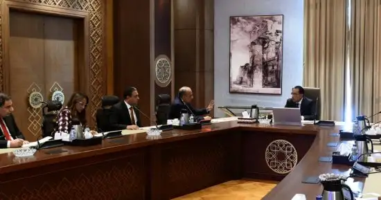 مدبولي يتابع مع وزير قطاع الأعمال جهود تعزيز الشراكة مع القطاع الخاص
