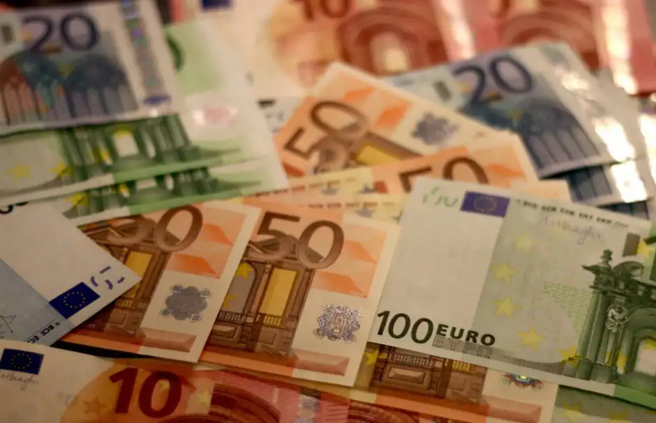 سعر اليورو اليوم في البنوك مقابل الجنيه المصري مع بداية التعاملات