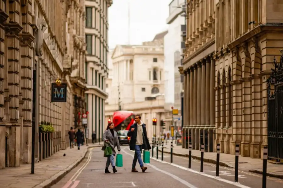 الجنيه الاسترلينى المنتكس يفتح ملف تأثير "بريكست" على بريطانيا