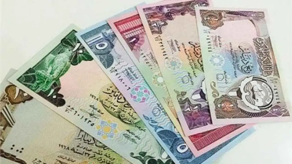 سعر الدينار الكويتي اليوم في بداية تعاملات الخميس مقابل الجنيه
