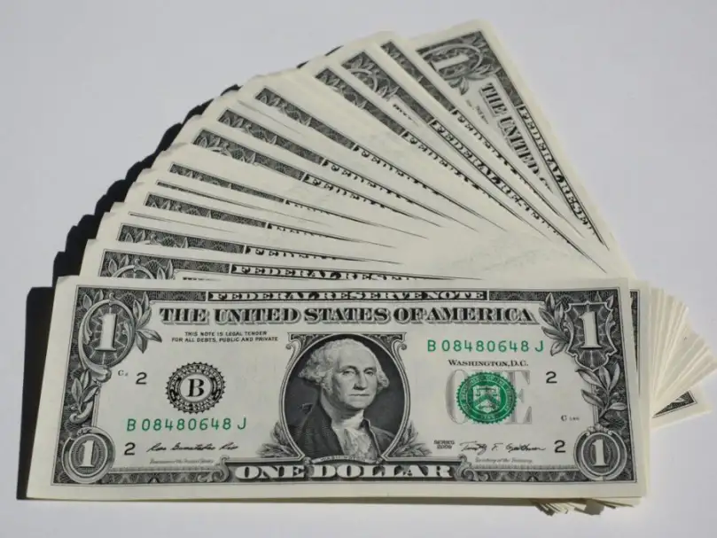سعر الدولار اليوم في البنوك مقابل الجنيه مع بداية تعاملات الأحد