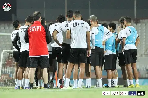 المنتخب يواصل تدريباته بالكويت استعدادا لبلجيكا