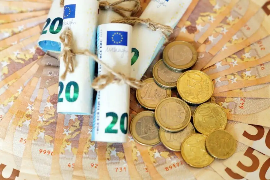 سعر اليورو اليوم في بداية تعاملات الأربعاء 16-11-2022 البنكية مقابل الجنيه