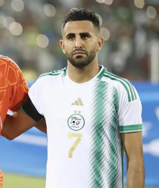 رياض محرز يفك عقدة ركلات الجزاء