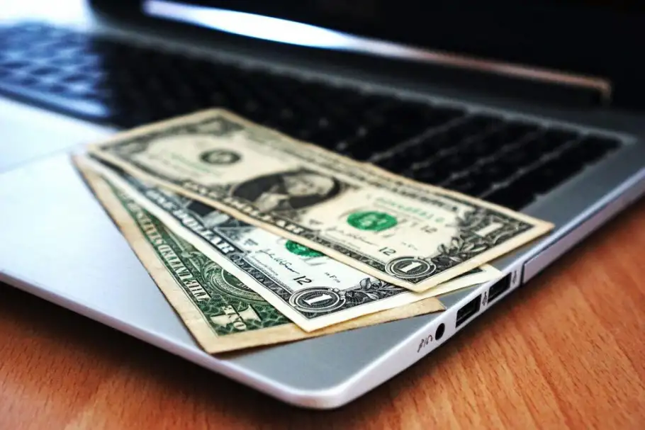 سعر الدولار اليوم الخميس 8-12-2022 مقابل الجنيه في بداية التعاملات البنكية