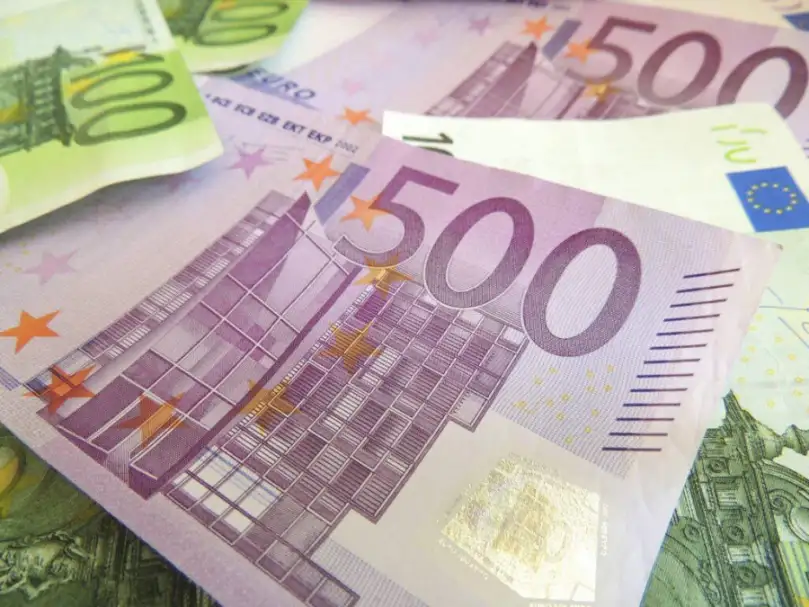 سعر اليورو اليوم الإثنين 12-12-2022 مقابل الجنيه فى بداية التعاملات البنكية