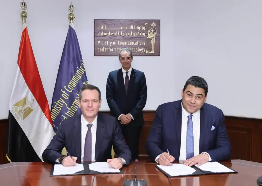 توقيع اتفاقية بين المصرية للاتصالات وجريد تيليكوم لإنشاء كابل بحري يربط بين مصر واليونان
