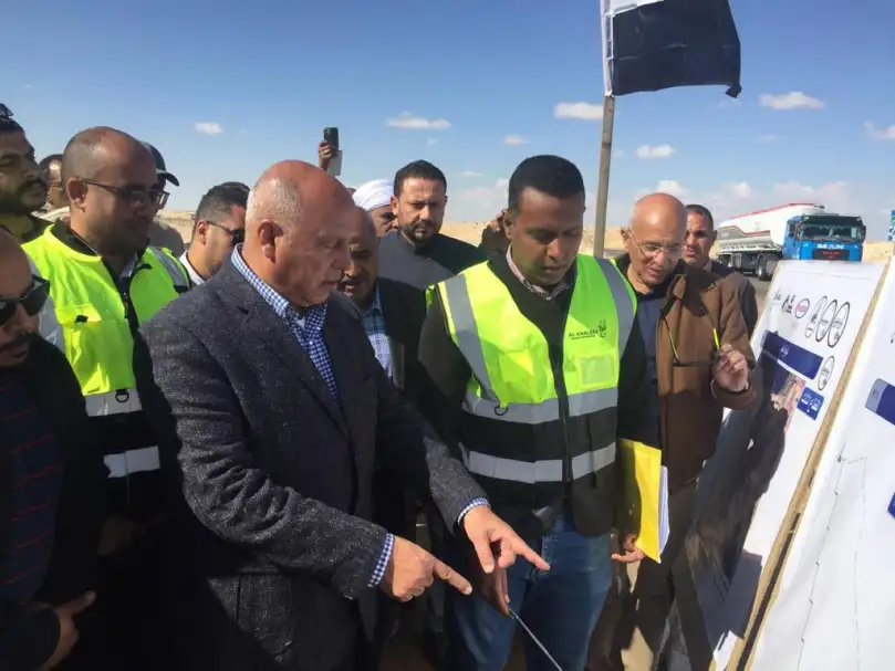 وزير النقل يتفقد العمل بالخط الثاني للقطار الكهربائي السريع في المسافة من سوهاج حتى حدائق أكتوبر