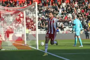 أجاكسيو يعمق جراح آنجيه بهدف بلايلي في الدوري الفرنسي