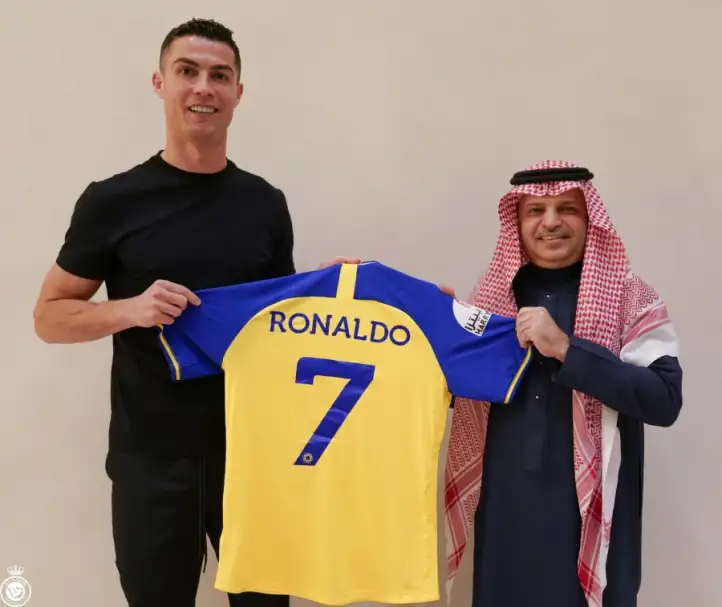 الكشف عن موعد وصول كريستيانو رونالدو إلى السعودية