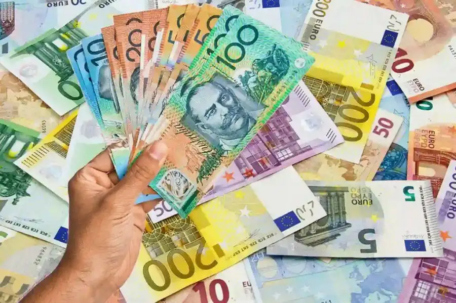 أسعار العملات اليوم الإثنين 2-1-2023 مقابل الجنيه في بداية التعاملات بالبنوك المصرية