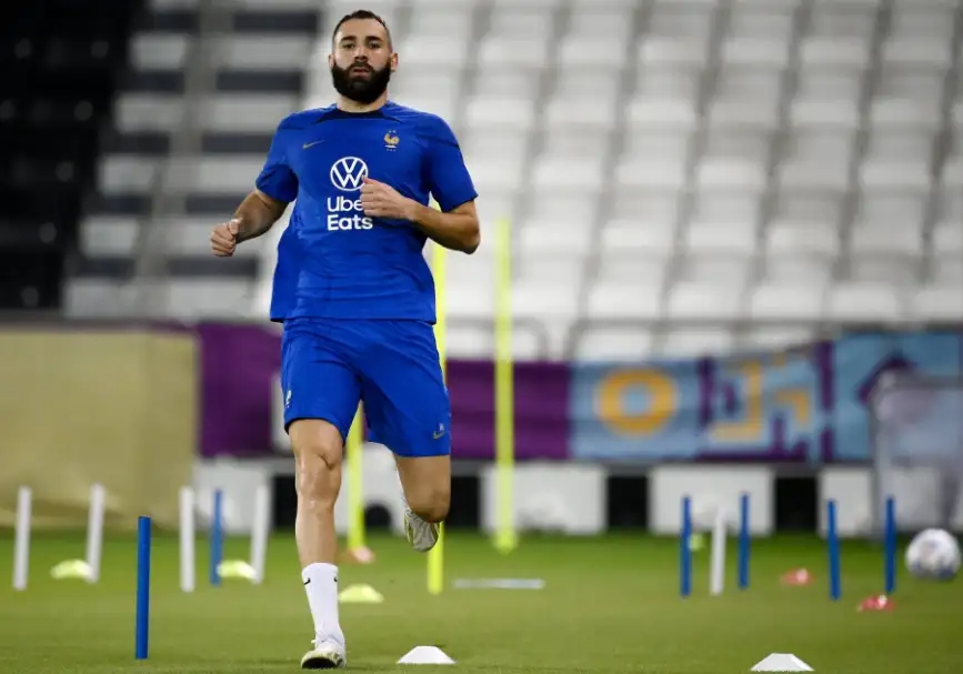 رئيس الاتحاد الفرنسي: عدم مشاركة بنزيما مع الديوك أفاد المنتخب بالمونديال
