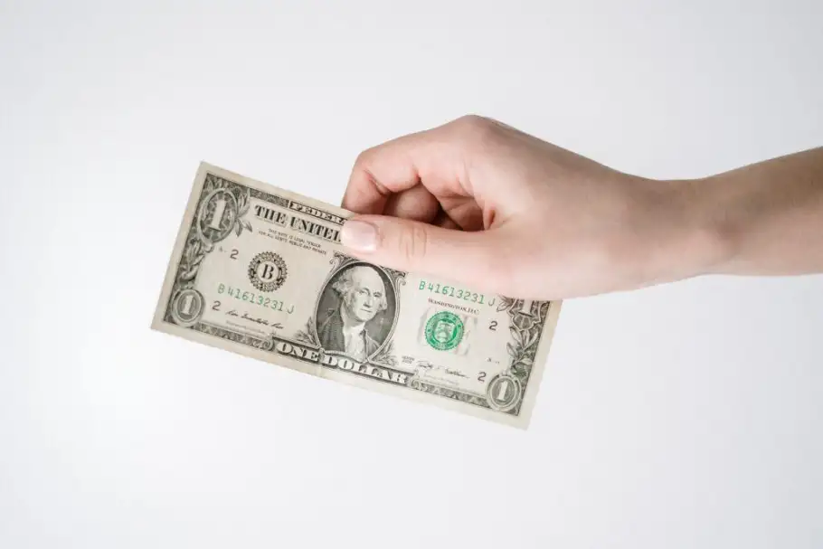 سعر الدولار اليوم الإثنين 9-1-2023 في بداية التعاملات
