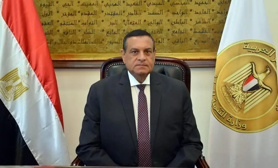 هشام آمنة ينعى الدكتور محمود شريف وزير التنمية المحلية الأسبق