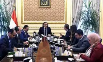 مدبولي يوجه بالتنسيق مع المسوقين العالميين عبر الإنترنت لتسويق منتجات العارضين فى «تراثنا»