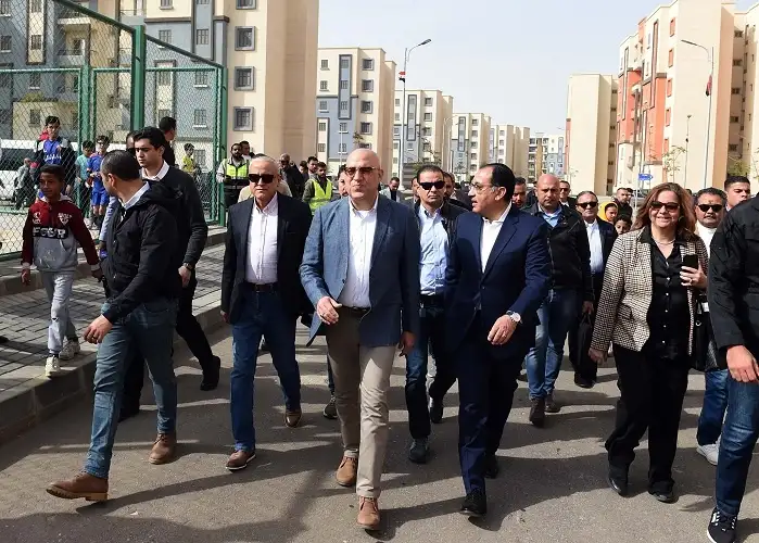 رئيس الوزراء يتفقد المشروعات الجاري تنفيذها بمدينة حدائق العاصمة