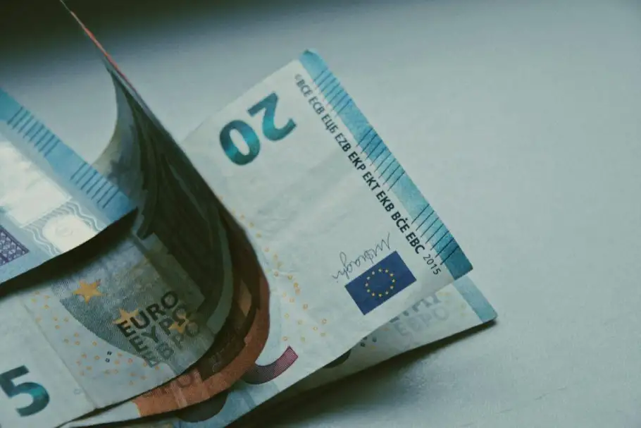 سعر اليورو اليوم الأربعاء 1-2-2023 ببداية التعاملات في البنوك المصرية