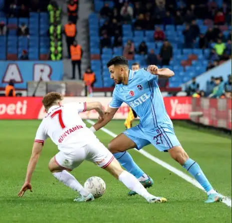 تريزيجيه يقود طرابزون للفوز أمام أنطاليا بالدوري التركي