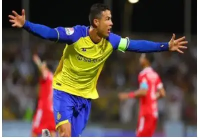 سوبر هاتريك رونالدو في شباك الوحدة يقود النصر لاستعادة صدارة الدوري السعودي