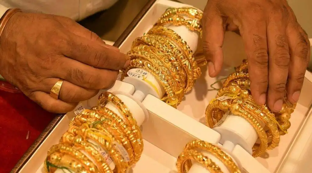 10 جنيهات ارتفاعا في أسعار الذهب.. وعيار 21 يسجل 1730 جنيها