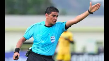 إبراهيم نور الدين حكمًا لمباراة سموحة والزمالك
