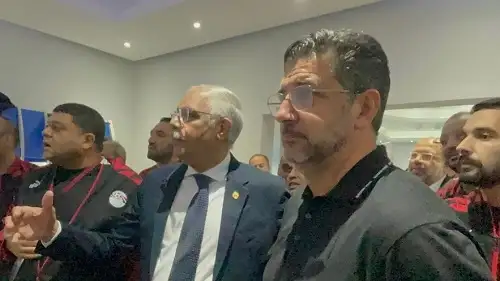 فيتوريا يحضر مباراة بيراميدز وإنبي