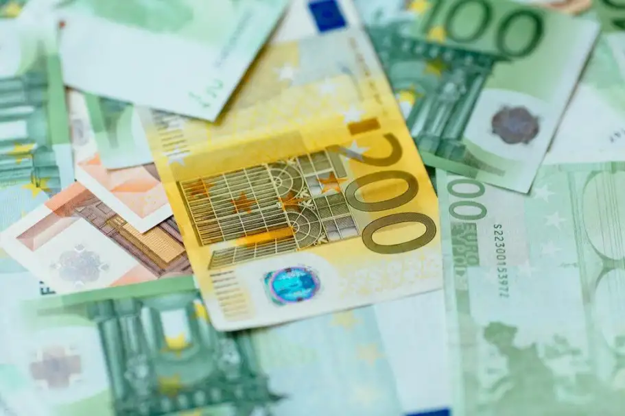 سعر اليورو اليوم الأحد 26-2-2023 ببداية التعاملات في البنوك المصرية