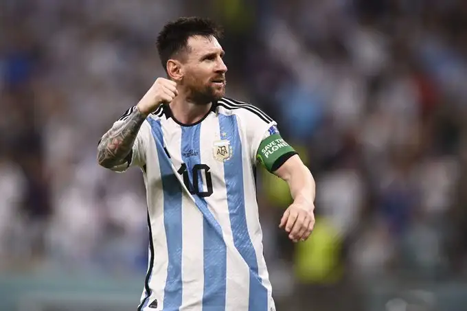 ميسي يقود قائمة منتخب الأرجنتين لمواجهة بنما وديا