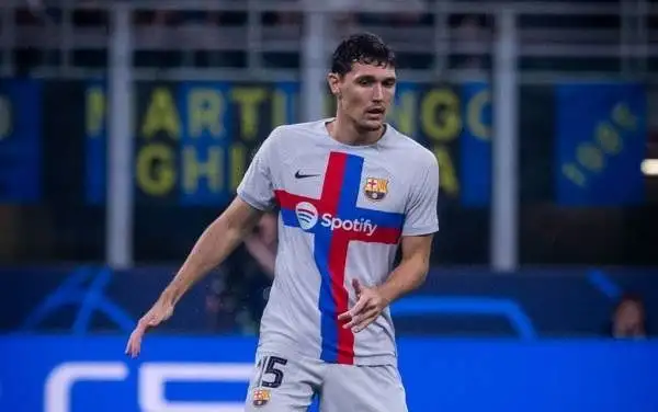 إصابة مدافع برشلونة خلال التوقف الدولي