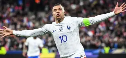 ديوك فرنسا تسقط الطواحين الهولندية برباعية في تصفيات يورو 2024