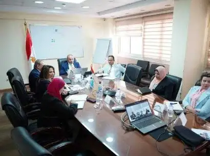 نائب وزيرة التخطيط يناقش الخطة الاستثمارية لوزارة الاتصالات لعام 23/2024