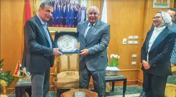 البنك الزراعي المصري يواصل قوافل الخير لتوزيع المساهمات الغذائية على الأسر الأكثر احتياجا