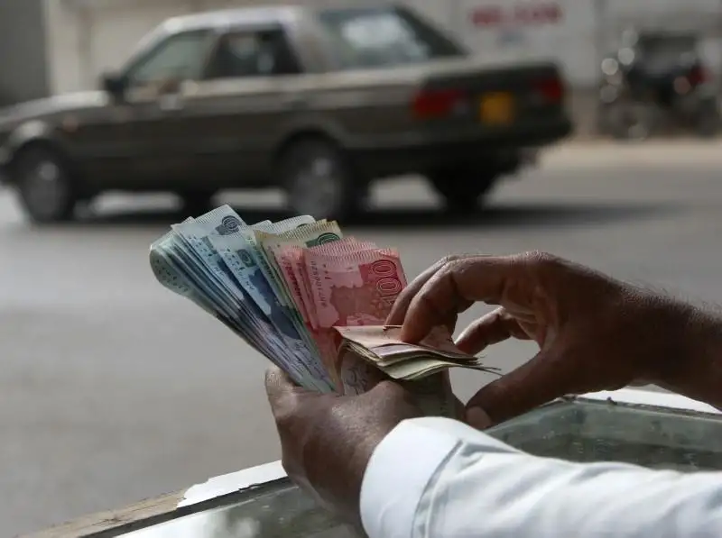 بيانات: ارتفاع التضخم في باكستان إلى 35.4% مارس الماضي