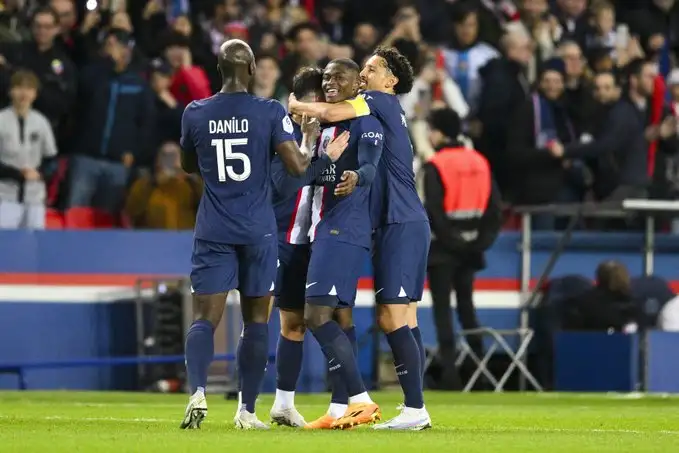 باريس سان جيرمان يفوز على لانس ويواصل صدارته للدوري الفرنسي