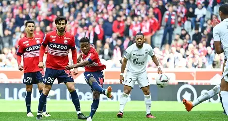 ليل يتمسك بحظوظه الأوروبية بثنائية في مونبيلييه بالدوري الفرنسي