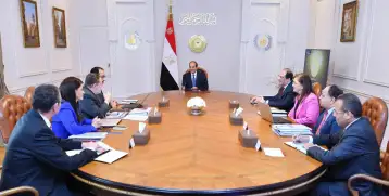 السيسي يوجه الحكومة بمواصلة جهود احتواء تداعيات الأزمة العالمية على الاقتصاد وتخفيف حدتها على المواطنين