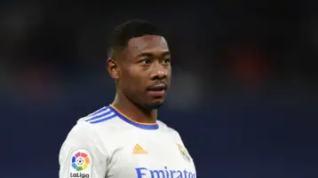 تقارير تكشف مدة غياب ألابا عن مباريات ريال مدريد
