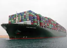 قناة السويس تشهد عبور 95 سفينة بحمولات قدرها 5.6 مليون طن