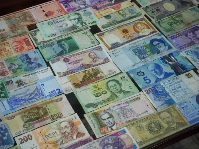 أسعار العملات اليوم الثلاثاء 25-4-2023 آخر أيام العطلة الرسمية للبنوك
